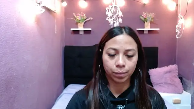 monika 256 online show from January 7, 2026, 1:24 pm