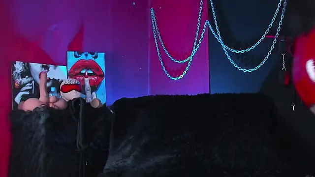 KatrinaStone online show from December 17, 2025, 12:05 am