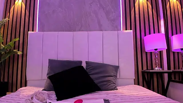 Carlotta de velour online show from March 9, 2026, 3:10 am