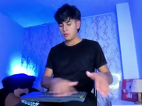 Valentino Lane online show from February 14, 2026, 2:30 am