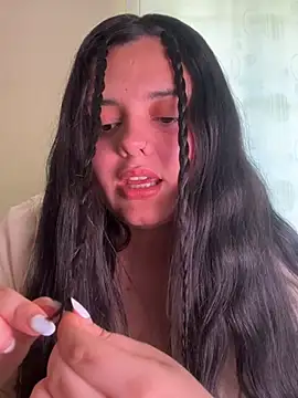 candicewest  online show from April 22, 2026, 3:02 pm