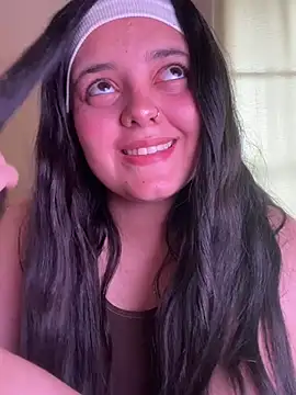 candicewest  online show from April 29, 2026, 2:32 pm