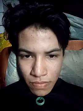 Snapshot of Luiguitw18 chatting on November 10, 2025, 9:14 pm Luiguitw18 online show from November 10, 2025, 9:14 pm