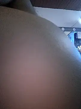 Lunaescarlataa online show from November 8, 2025, 7:56 pm