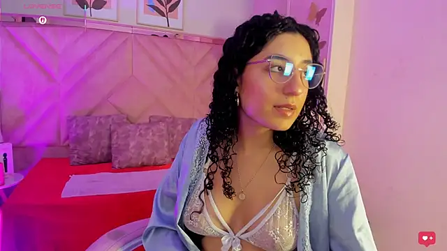 DemiJones  online show from December 20, 2025, 4:41 am