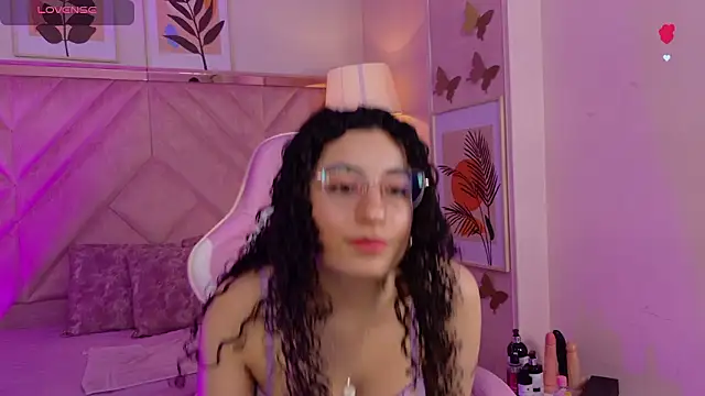 DemiJones  online show from February 14, 2026, 4:09 am