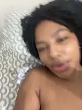 Alicia Liamm online show from November 9, 2025, 7:17 am