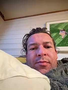 miguel910921 online show from February 5, 2026, 3:27 pm