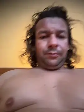 miguel910921 online show from February 7, 2026, 12:42 pm