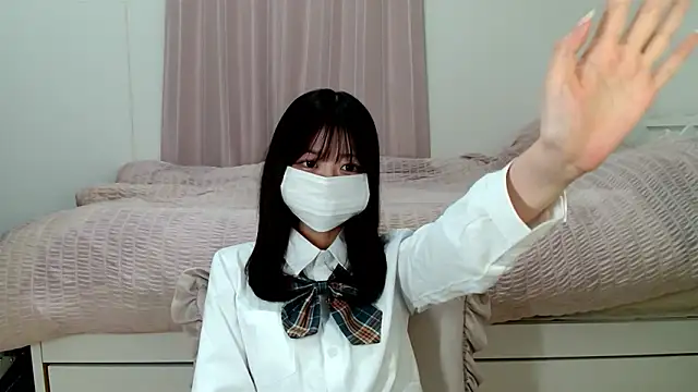  Runa  online show from November 12, 2025, 7:20 am