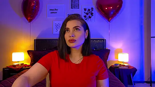 AdrianaTorres online show from February 9, 2026, 6:12 pm