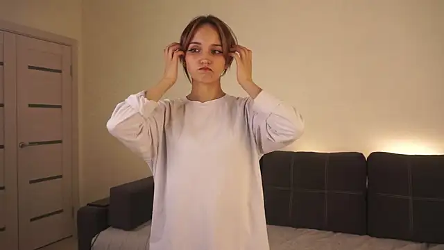 VinnieLaguna online show from November 7, 2025, 6:52 pm