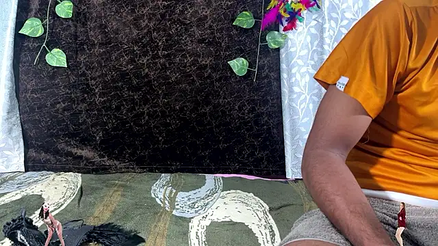 leenaboyxh online show from January 18, 2026, 6:44 pm