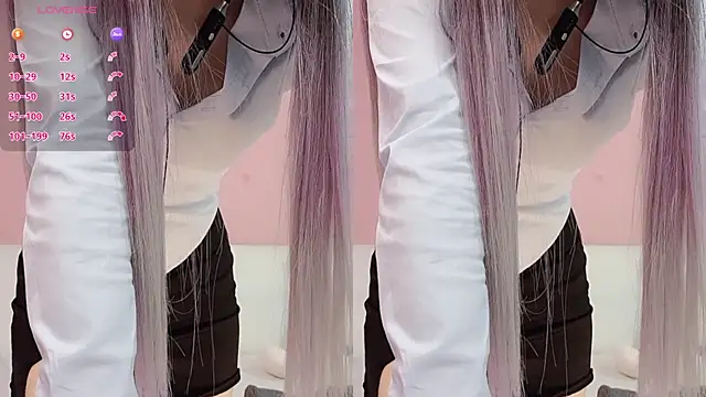 ChloeFozzy online show from November 7, 2025, 1:44 pm