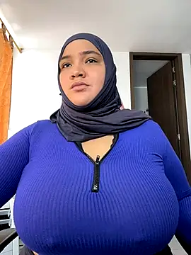 sweetmuslim01 online show from October 4, 2025, 4:27 pm