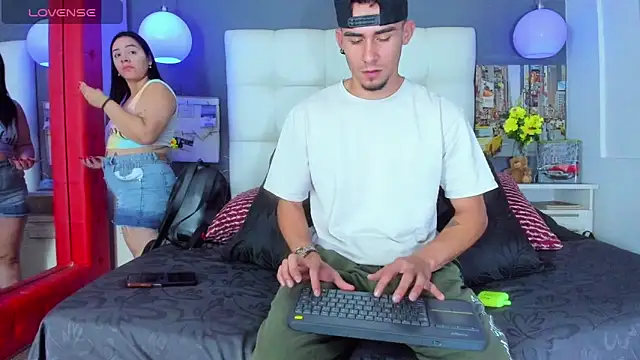 Sharon Tyga20 online show from December 2, 2025, 8:04 pm