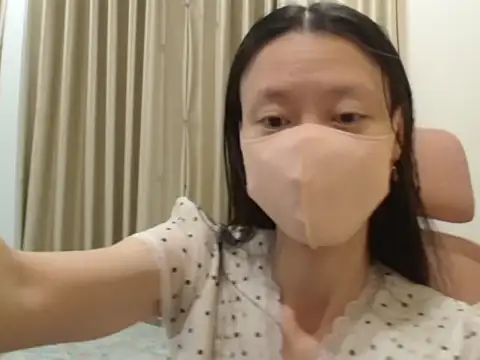 Lil-Cherries online show from February 15, 2026, 2:47 pm