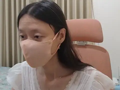 Lil-Cherries online show from March 11, 2026, 3:07 pm