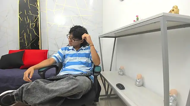 Zoro V online show from November 9, 2025, 7:34 pm