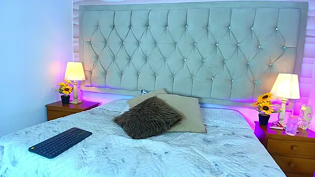 Liathompson FG online show from November 24, 2025, 7:35 pm