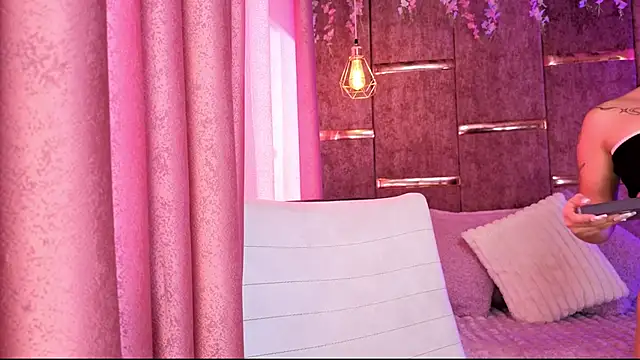 AuroraLanee  online show from November 19, 2025, 7:25 pm