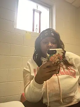 Fxncymuse online show from March 24, 2026, 1:16 pm