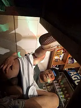 themorenofit08 online show from November 12, 2025, 1:28 am