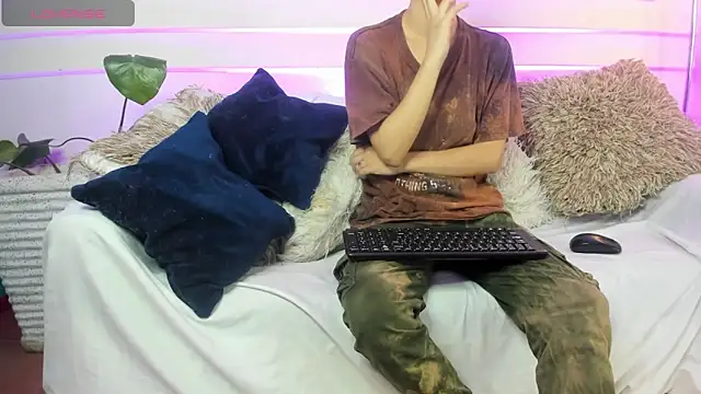 AliceMadnes online show from April 9, 2026, 3:28 pm