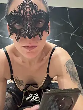 darkangel8672 online show from December 21, 2025, 4:14 pm