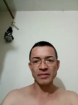 elzafiro37 online show from November 8, 2025, 1:39 am