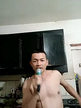 elzafiro37 online show from November 8, 2025, 10:08 pm