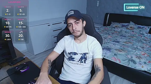 adamrayn online show from November 11, 2025, 12:38 pm