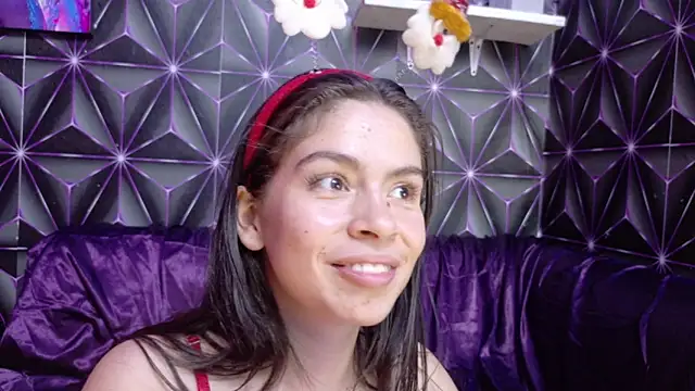 emilygrooe online show from December 1, 2025, 10:48 pm