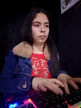 Snapshot of emilygrooe chatting on February 20, 2026, 12:07 am emilygrooe online show from February 20, 2026, 12:07 am