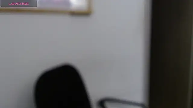 LorieFerrer online show from February 13, 2025, 11:15 pm