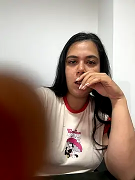 LorieFerrer online show from September 19, 2025, 5:13 pm