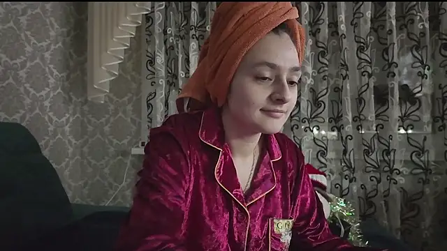 Snapshot of SweetLiaison chatting on December 18, 2025, 4:57 pm SweetLiaison online show from December 18, 2025, 4:57 pm