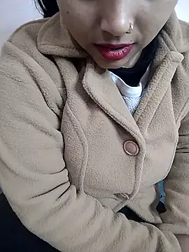 Sexy Divya   online show from January 14, 2026, 6:08 am