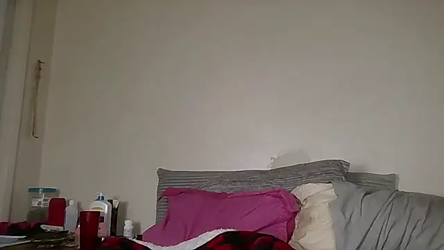 nikkibae33 online show from February 18, 2026, 8:43 am