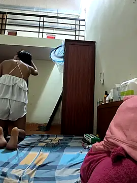 Lynly k2 online show from March 23, 2026, 8:24 pm