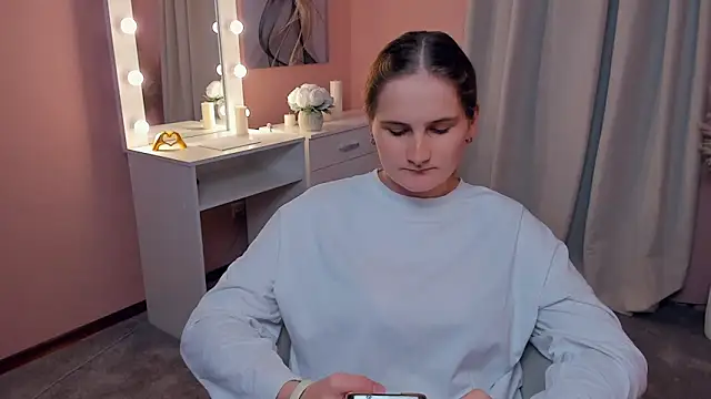 Snapshot of TorriBreckel chatting on November 9, 2025, 9:51 am TorriBreckel online show from November 9, 2025, 9:51 am