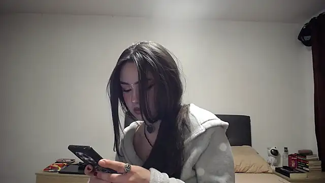  Pariiss online show from March 17, 2026, 8:01 pm