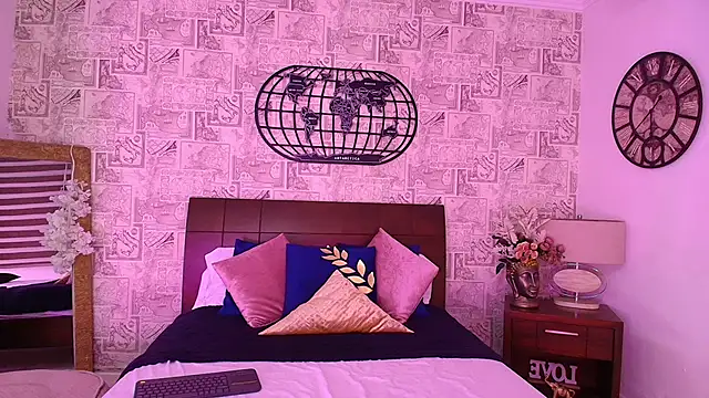 meredith jones online show from November 30, 2025, 1:04 pm