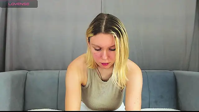 Monisees online show from November 14, 2025, 1:15 am