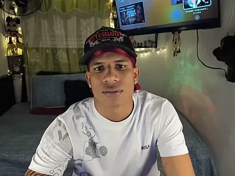 JUANBIGCOCK21CM online show from June 24, 2026, 4:00 am