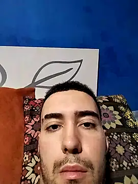 adrihgz online show from November 9, 2025, 9:29 am