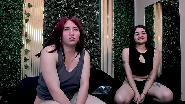 Lucy and Karoline online show from November 15, 2025, 12:13 pm