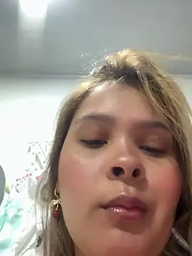 MelodySanz online show from May 17, 2026, 12:19 am