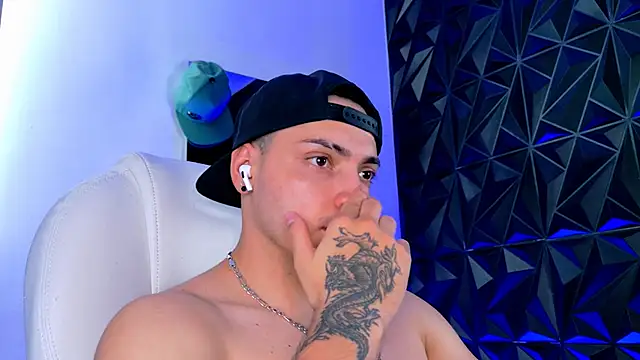 Maxwell Dupont online show from December 21, 2025, 7:32 pm