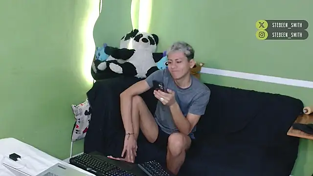 Snapshot of stebeen_smithh chatting on February 16, 2026, 12:01 pm stebeen smithh online show from February 16, 2026, 12:01 pm